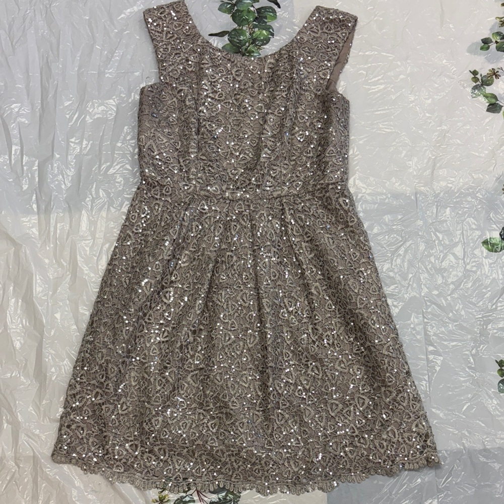 Elegant Sequin Midi Dress in Silver